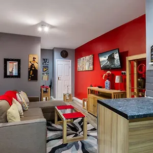Town Centre Spacious Free Parking And Wifi Apartment